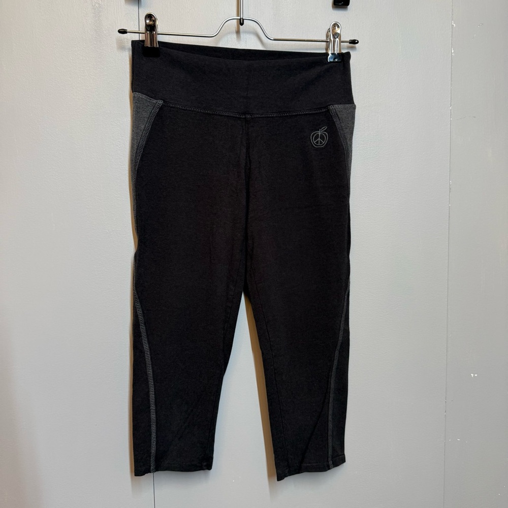 2 pair Green Apple Bamboo Yoga Capri Pants - Picture 2 of 5